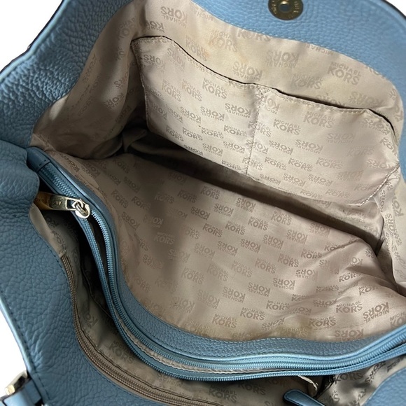 MICHAEL KORS HARPER LARGE EAST WEST LEATHER TOTE—minor flaw on strap - Picture 6 of 7